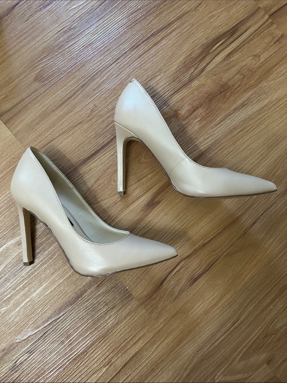 Nine West Tatiana Pointed-Toe Stiletto Pumps in Natural Leather Size 5.5